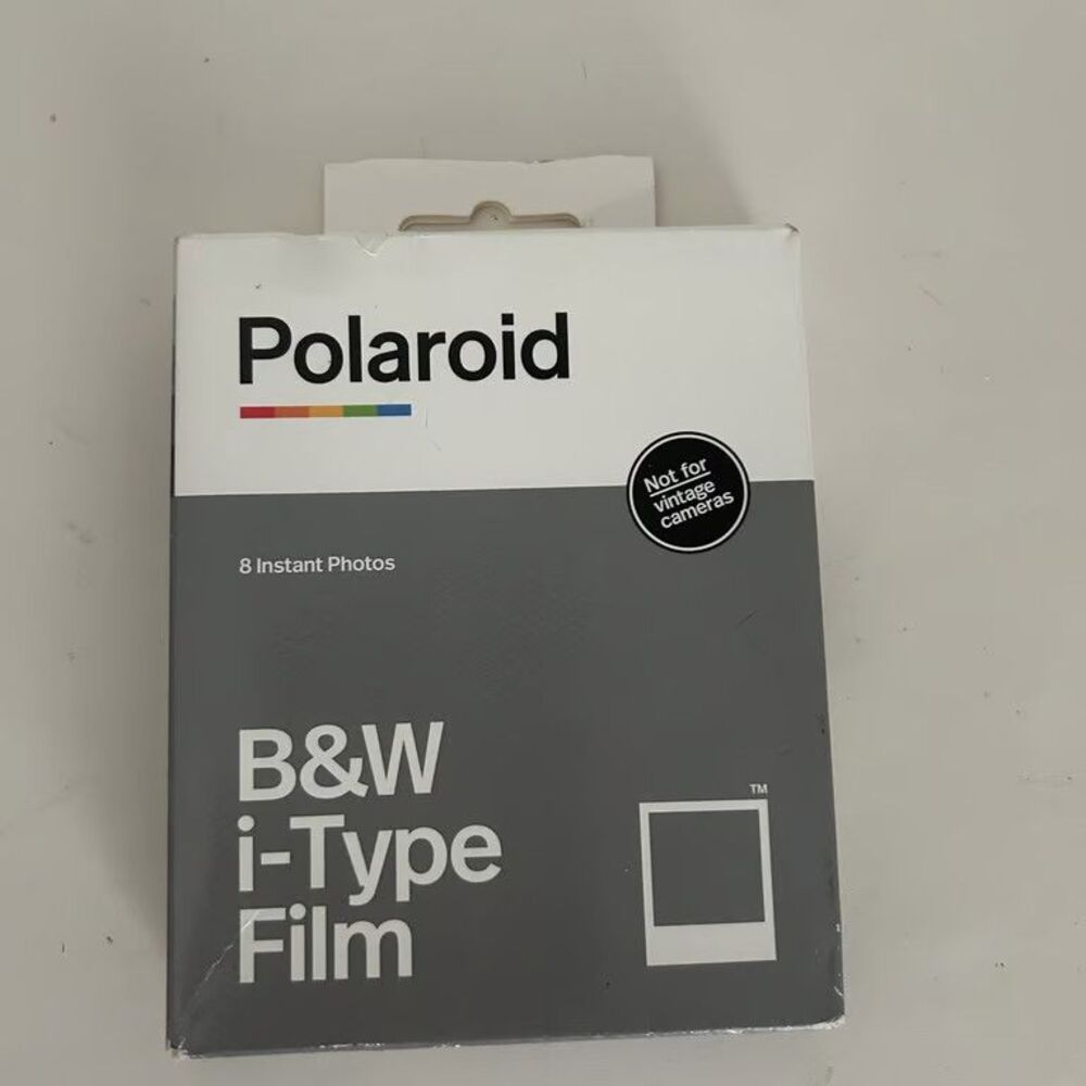 Polaroid i-Type Film Black & White 8 Instant Photos New Sealed B&W Size 8 Photos